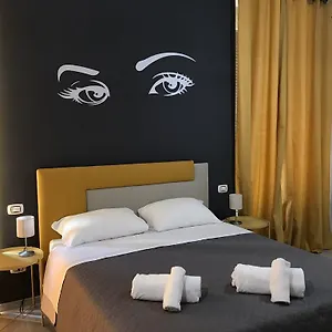 Bed & Breakfast Sensation House